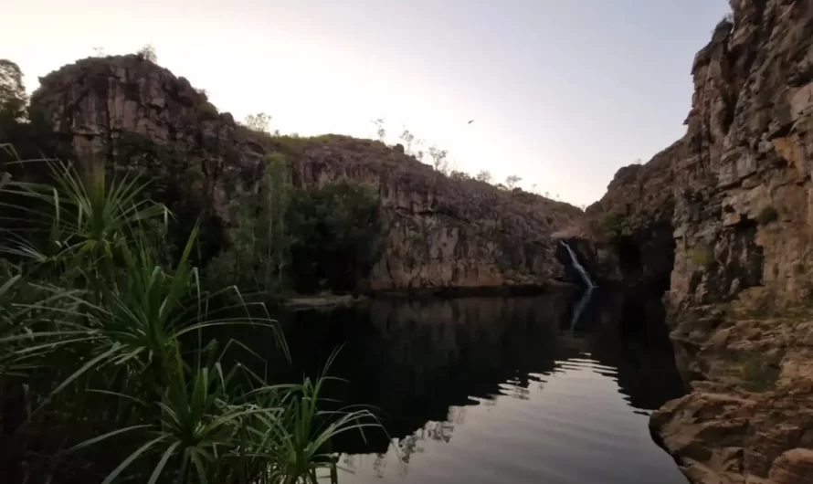 What is the best way to see Kakadu?