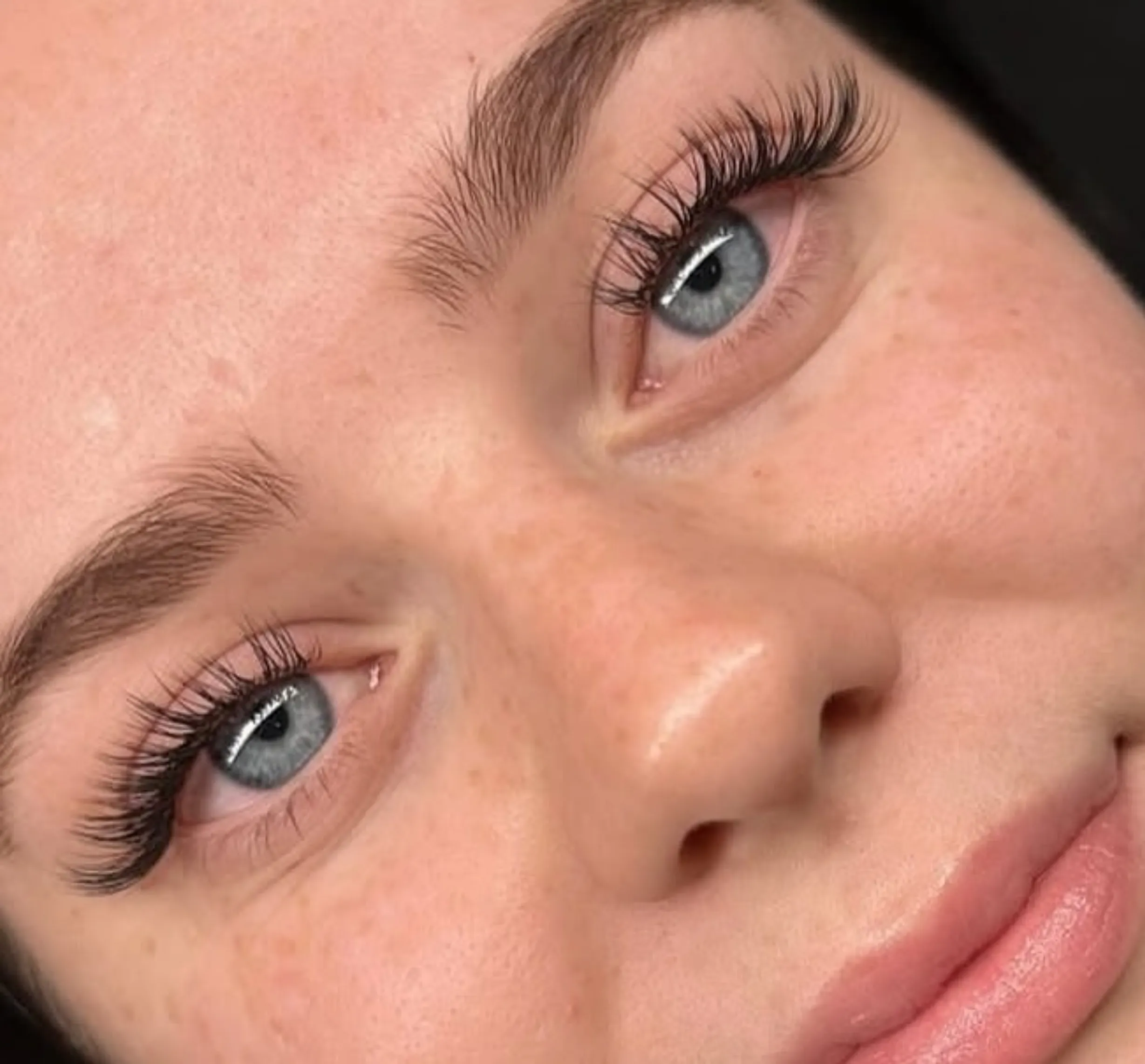 signs you need new lash set